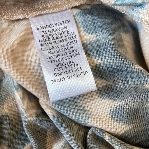 NWT Plus Size Tie Dye Top - 1X - Picture 6 of 6